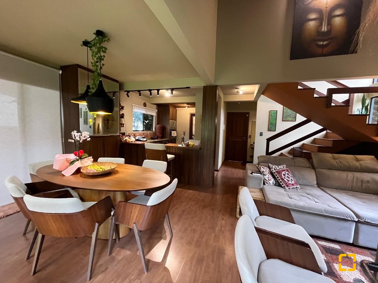 Casa com 250m², 3 quartos (sendo 2 suítes), 2 garagens, no bairro Açores em Florianópolis