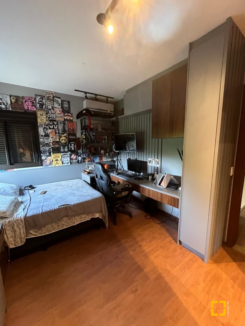 Casa com 250m², 3 quartos (sendo 2 suítes), 2 garagens, no bairro Açores em Florianópolis