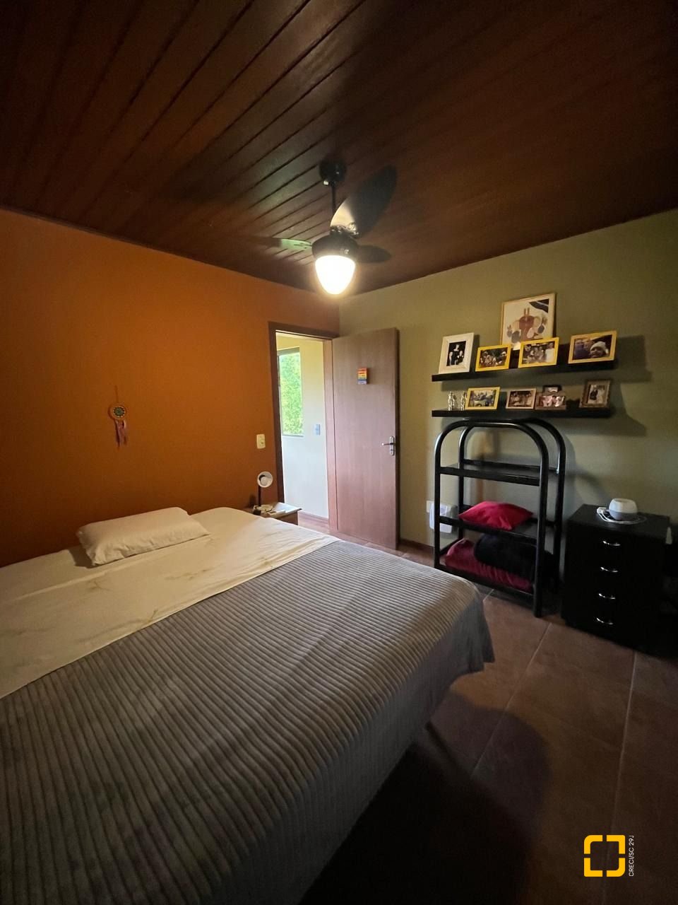 Casa com 250m², 3 quartos (sendo 2 suítes), 2 garagens, no bairro Açores em Florianópolis