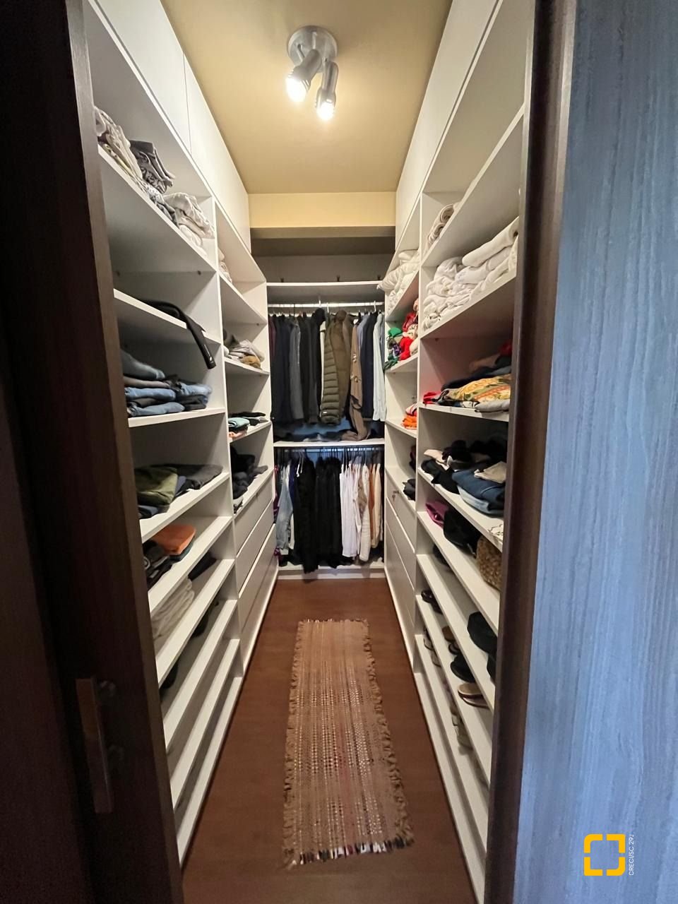 Casa com 250m², 3 quartos (sendo 2 suítes), 2 garagens, no bairro Açores em Florianópolis