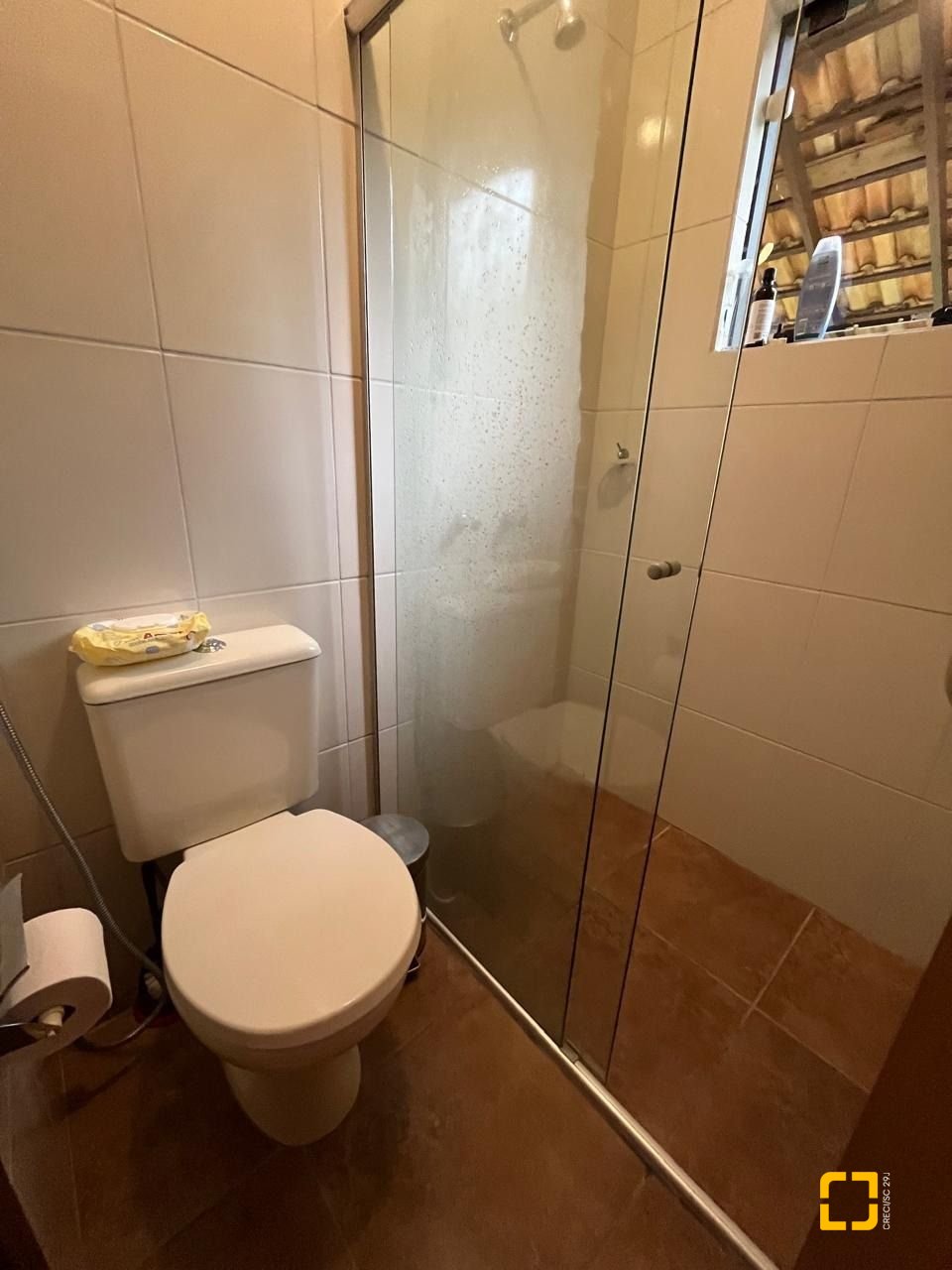 Casa com 250m², 3 quartos (sendo 2 suítes), 2 garagens, no bairro Açores em Florianópolis