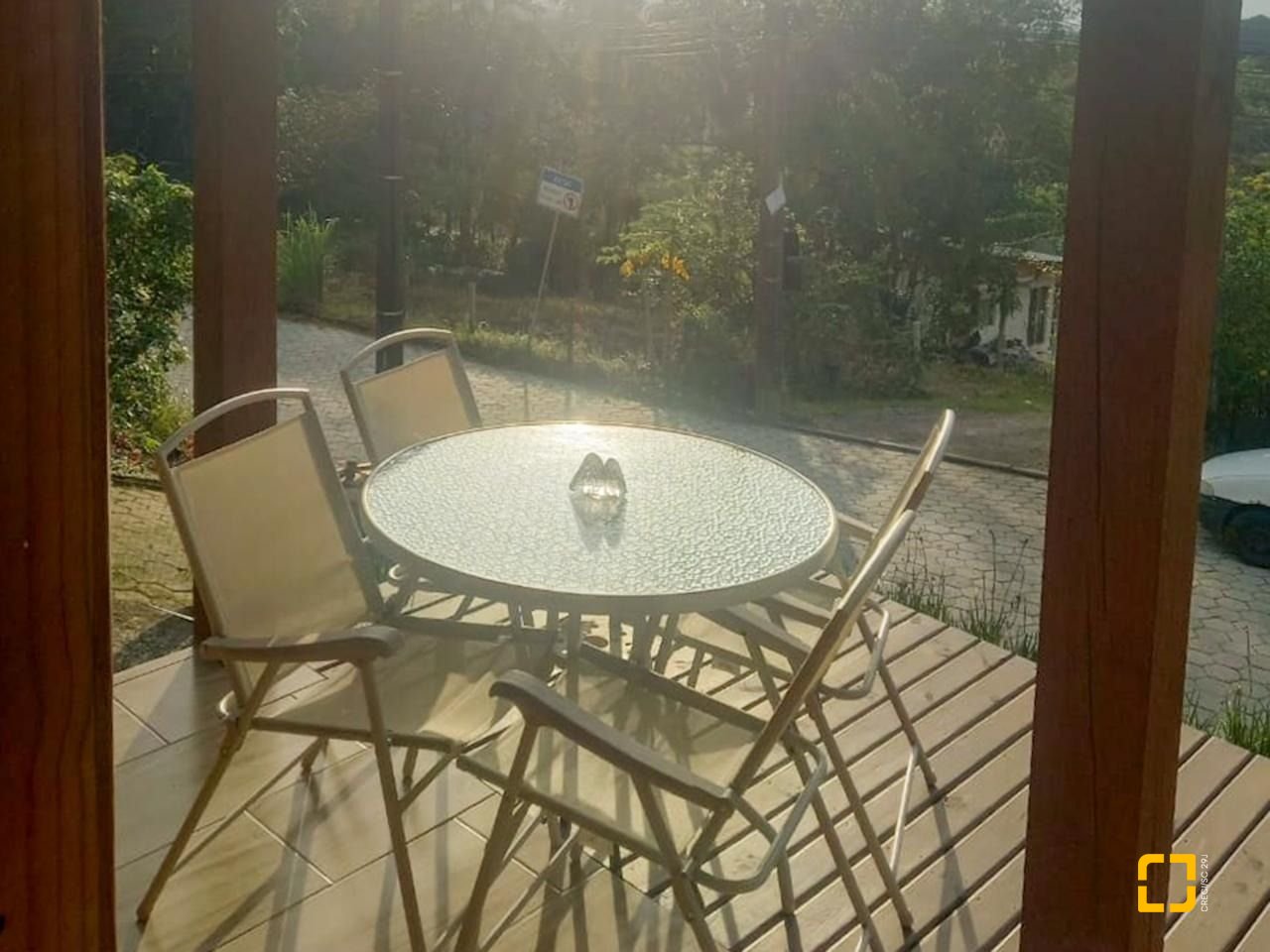Casa com 60m², 2 quartos, 1 garagem, no bairro Pântano do Sul em Florianópolis