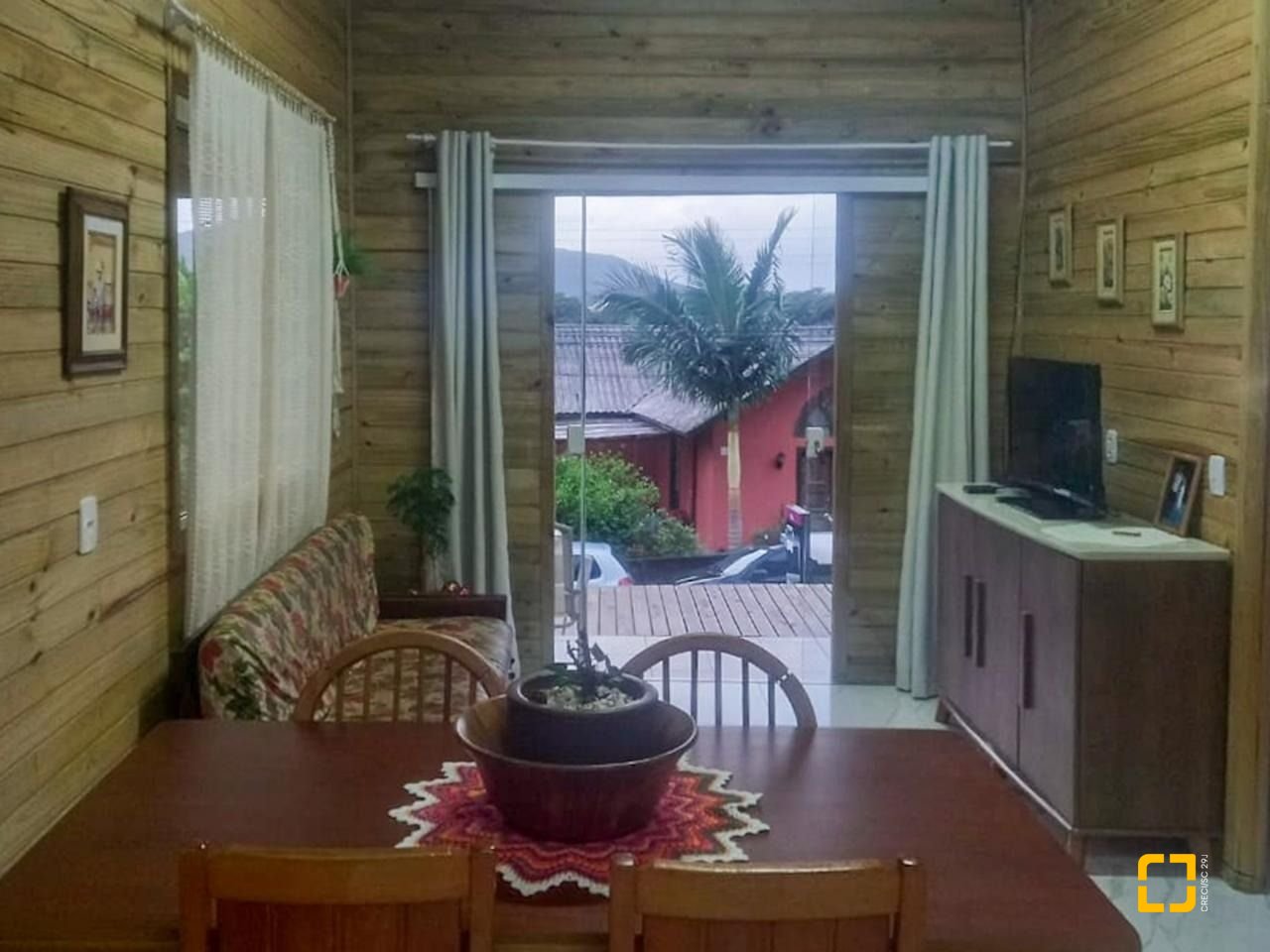 Casa com 60m², 2 quartos, 1 garagem, no bairro Pântano do Sul em Florianópolis