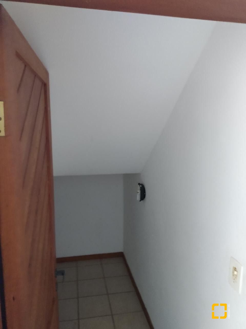 Casa com 253m², 4 quartos (sendo 1 suíte), 3 garagens, no bairro Trindade em Florianópolis