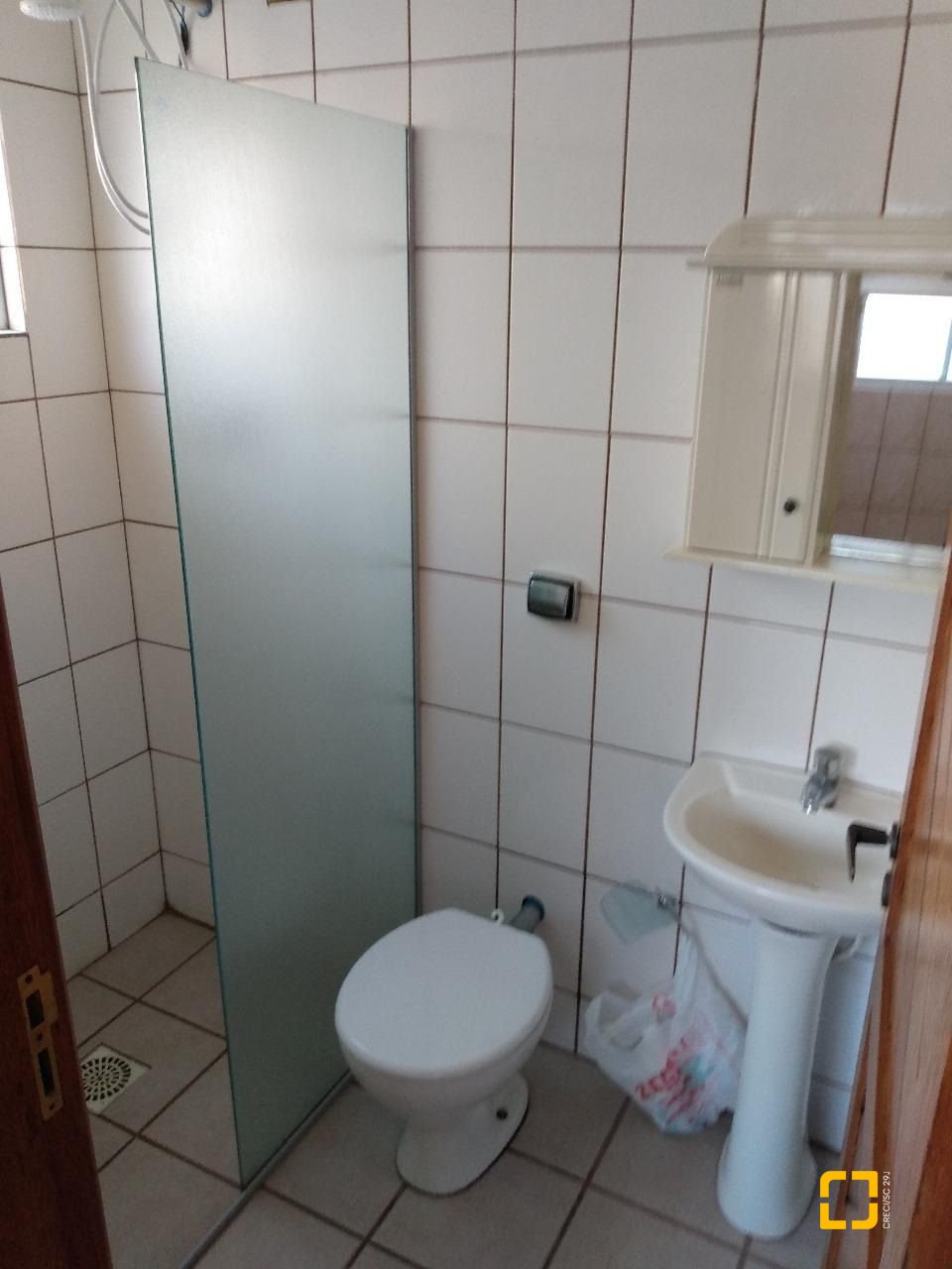Casa com 253m², 4 quartos (sendo 1 suíte), 3 garagens, no bairro Trindade em Florianópolis