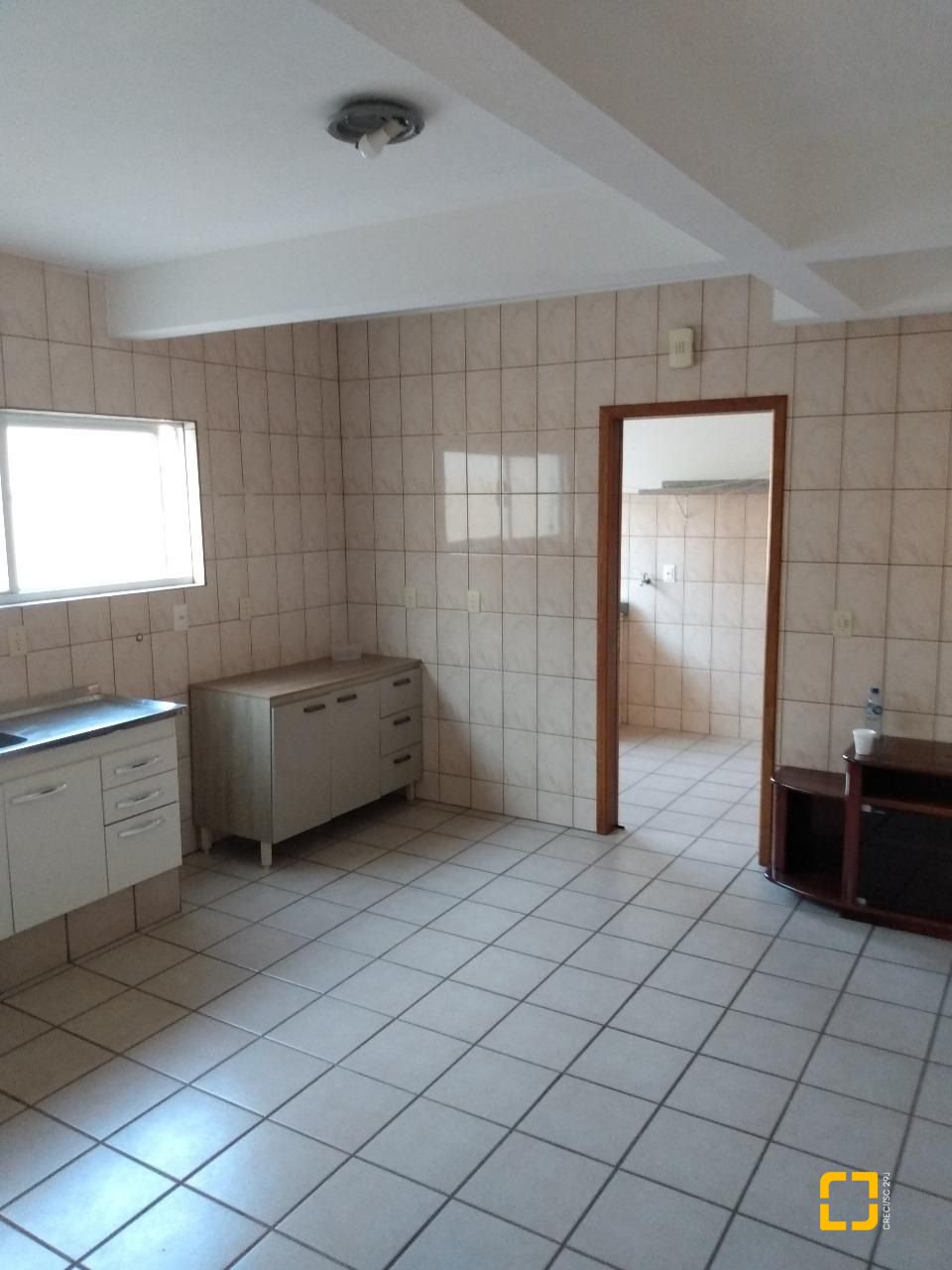 Casa com 253m², 4 quartos (sendo 1 suíte), 3 garagens, no bairro Trindade em Florianópolis