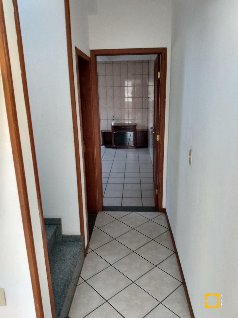 Casa com 253m², 4 quartos (sendo 1 suíte), 3 garagens, no bairro Trindade em Florianópolis