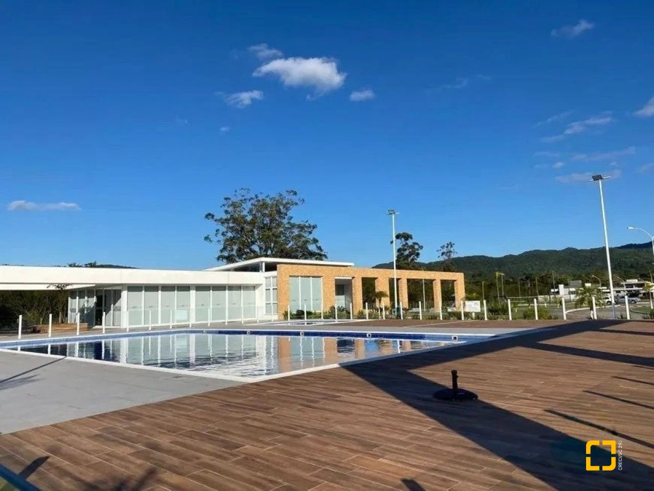 Terreno com 453m², no bairro Ratones em Florianópolis