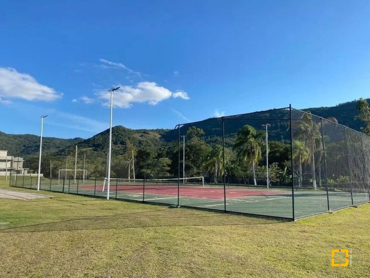 Terreno com 453m², no bairro Ratones em Florianópolis