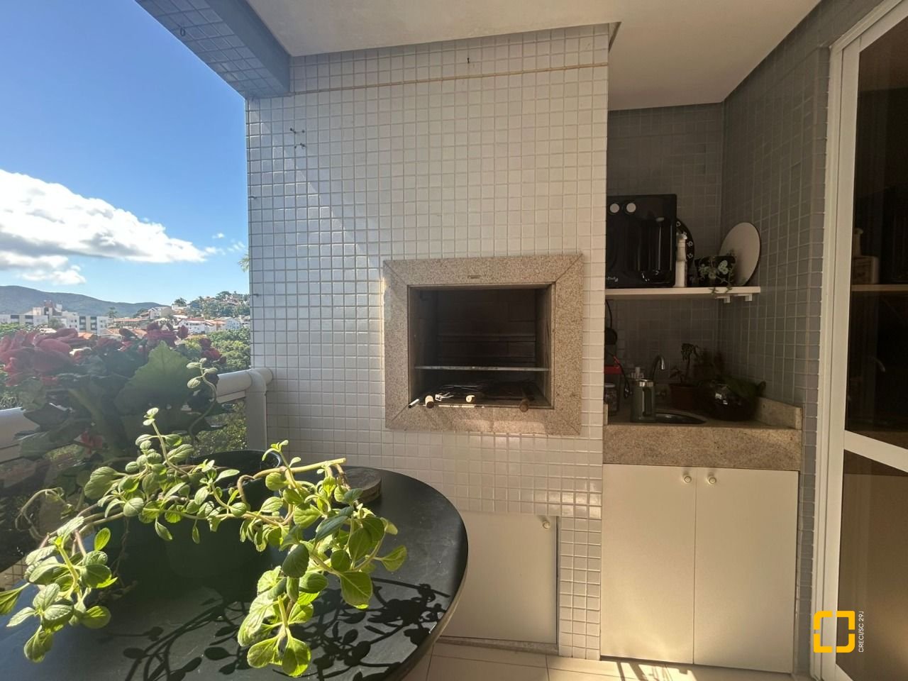 Apartamento com 82m², 4 quartos (sendo 1 suíte), 1 garagem, no bairro Agronômica em Florianópolis