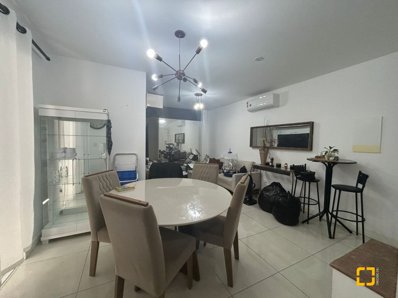 Apartamento com 82m², 4 quartos (sendo 1 suíte), 1 garagem, no bairro Agronômica em Florianópolis