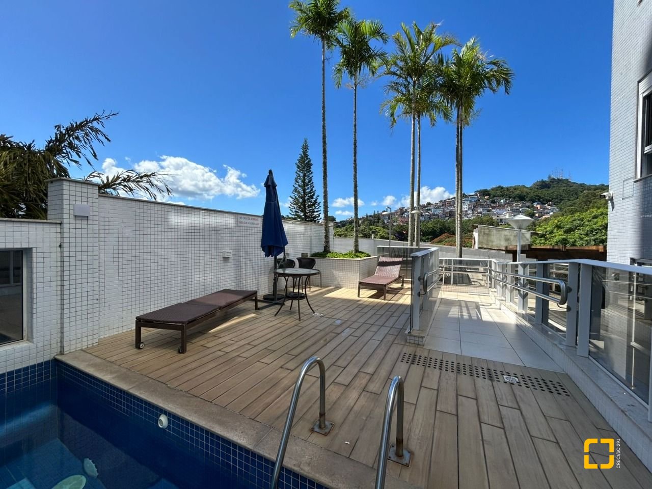 Apartamento com 82m², 4 quartos (sendo 1 suíte), 1 garagem, no bairro Agronômica em Florianópolis