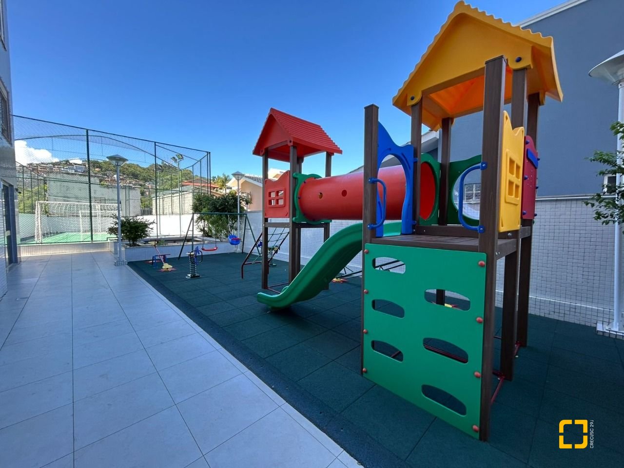 Apartamento com 82m², 4 quartos (sendo 1 suíte), 1 garagem, no bairro Agronômica em Florianópolis