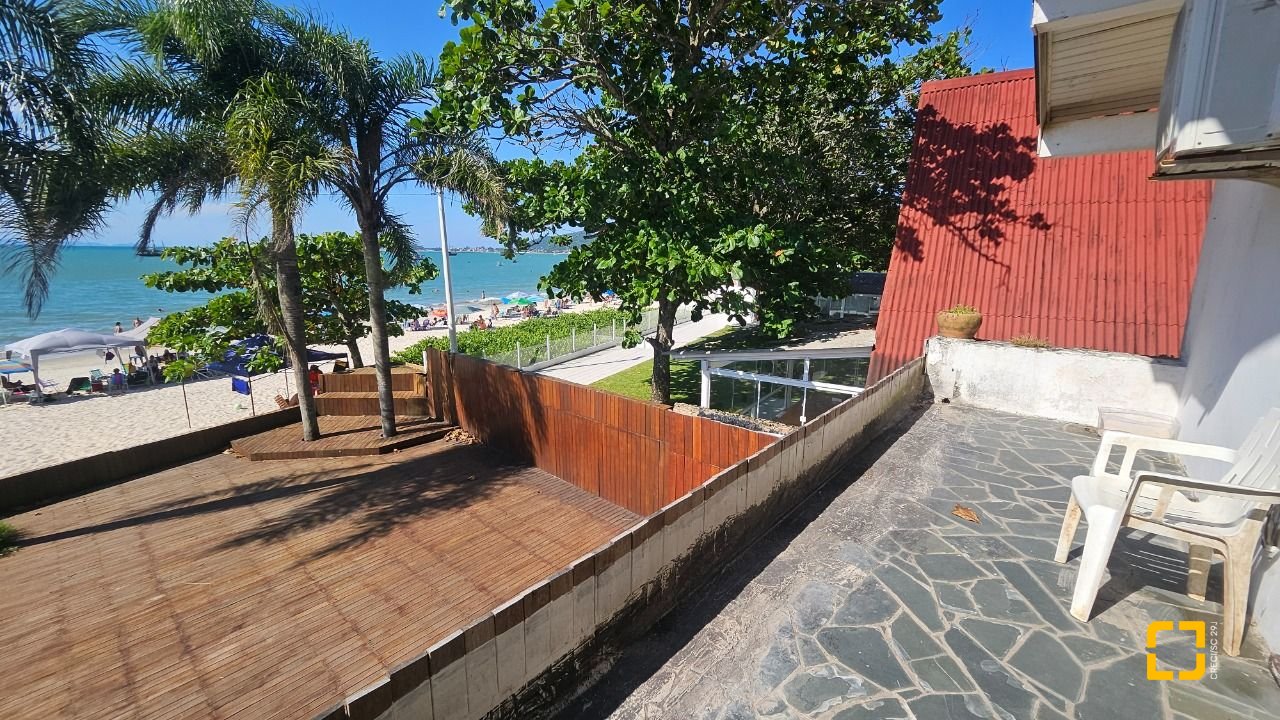 Casa com 315m², 6 quartos (sendo 2 suítes), 2 garagens, no bairro Cachoeira do Bom Jesus em Florianópolis