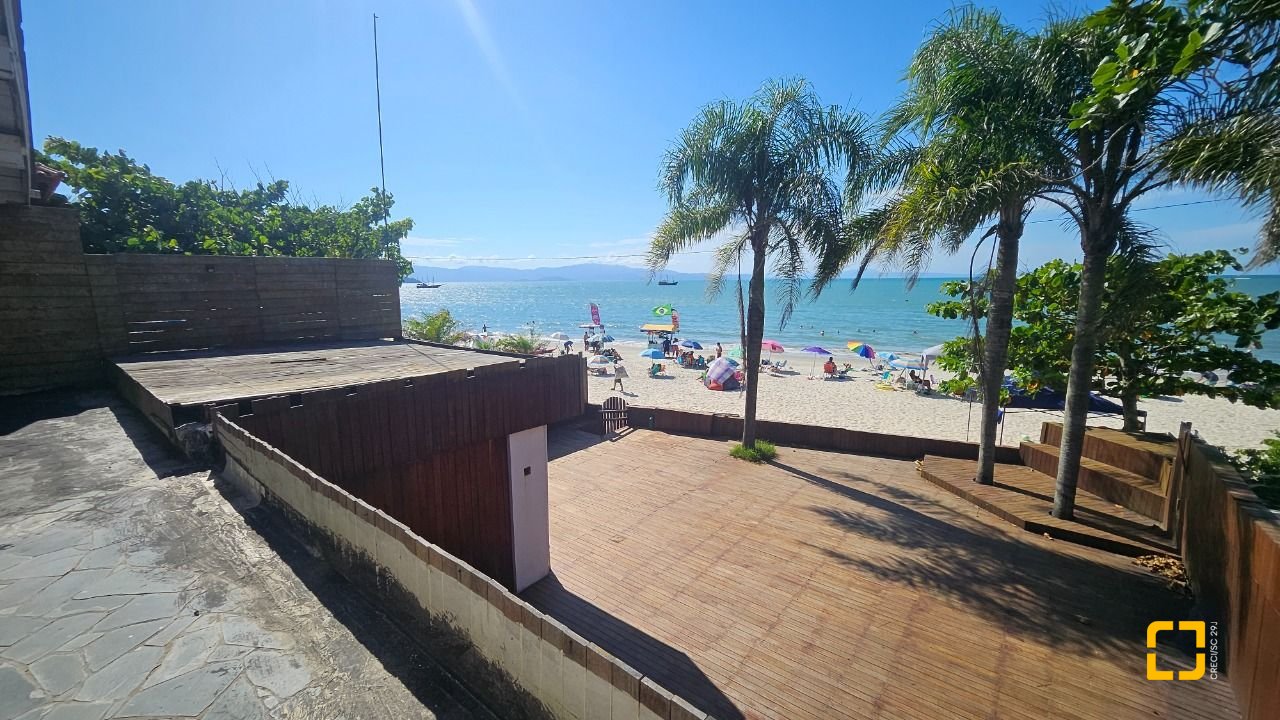 Casa com 315m², 6 quartos (sendo 2 suítes), 2 garagens, no bairro Cachoeira do Bom Jesus em Florianópolis