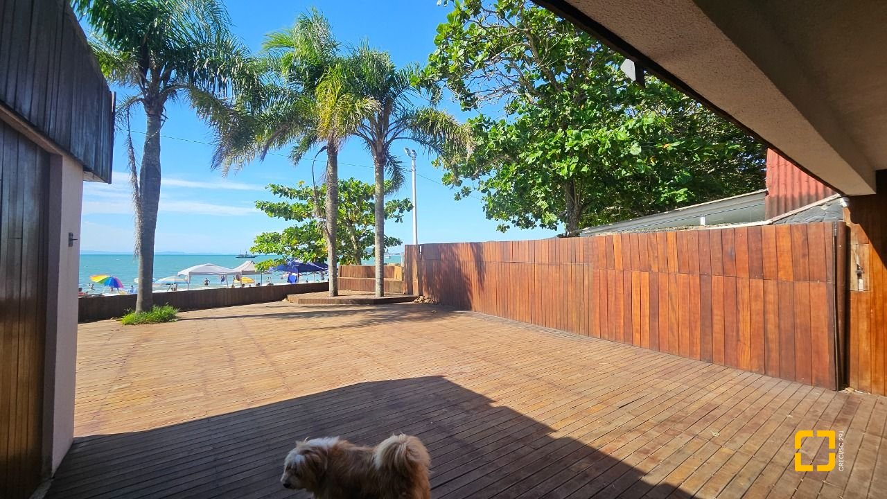 Casa com 315m², 6 quartos (sendo 2 suítes), 2 garagens, no bairro Cachoeira do Bom Jesus em Florianópolis