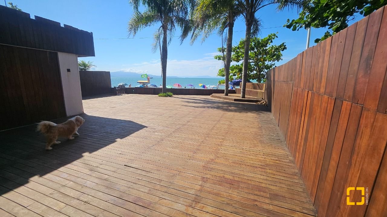 Casa com 315m², 6 quartos (sendo 2 suítes), 2 garagens, no bairro Cachoeira do Bom Jesus em Florianópolis