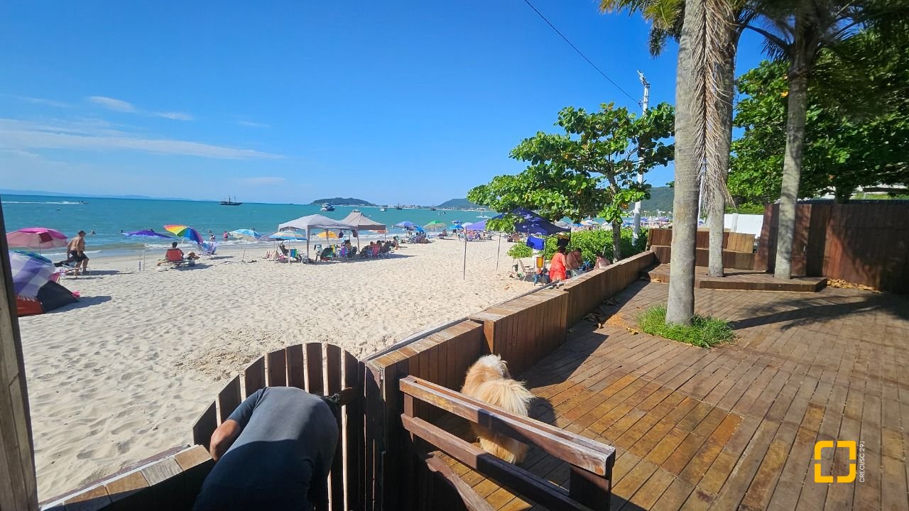 Casa com 315m², 6 quartos (sendo 2 suítes), 2 garagens, no bairro Cachoeira do Bom Jesus em Florianópolis