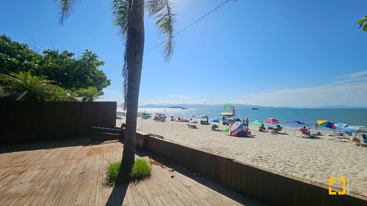 Casa com 315m², 6 quartos (sendo 2 suítes), 2 garagens, no bairro Cachoeira do Bom Jesus em Florianópolis