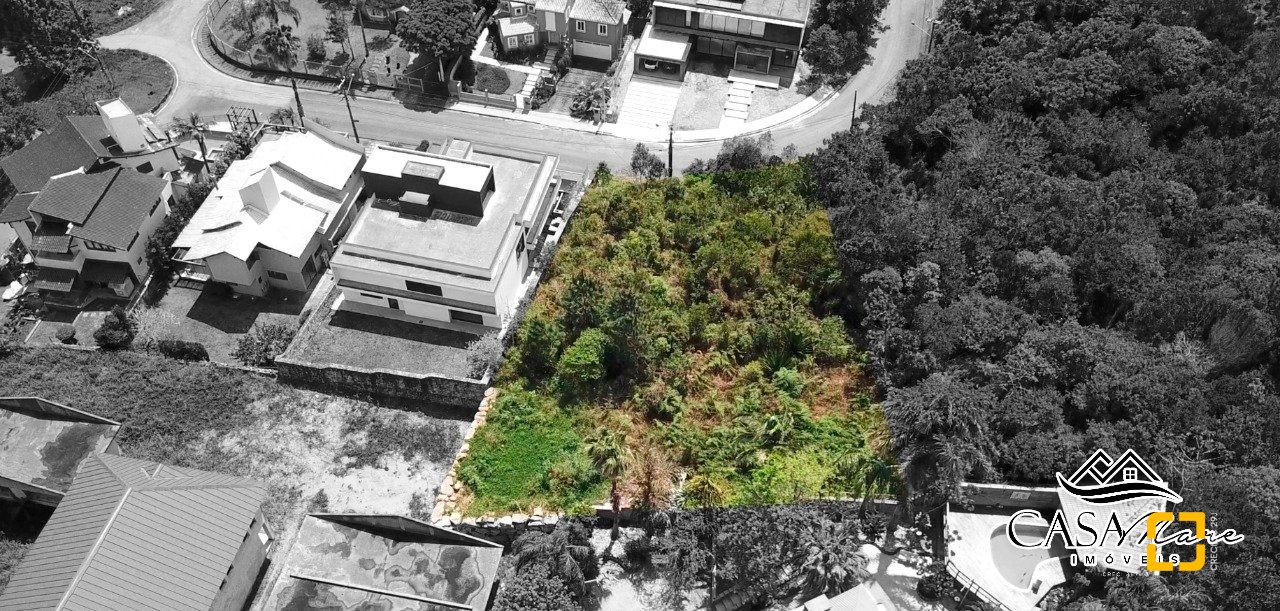 Terreno com 1675m², no bairro João Paulo em Florianópolis