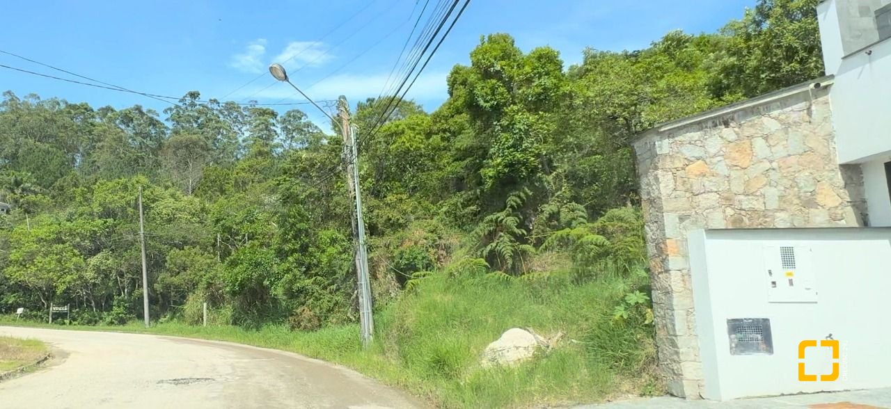 Terreno com 1675m², no bairro João Paulo em Florianópolis