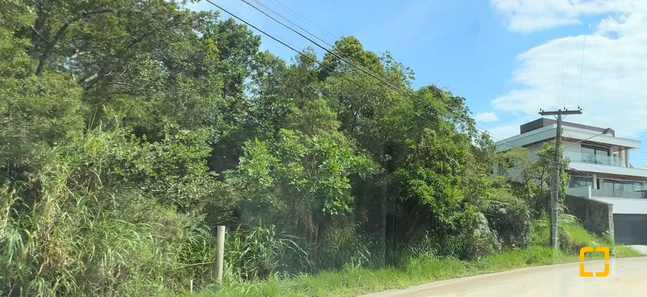 Terreno com 1675m², no bairro João Paulo em Florianópolis
