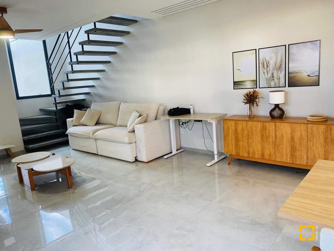 Casa com 160m², 4 quartos (sendo 1 suíte), 2 garagens, no bairro Campeche em Florianópolis