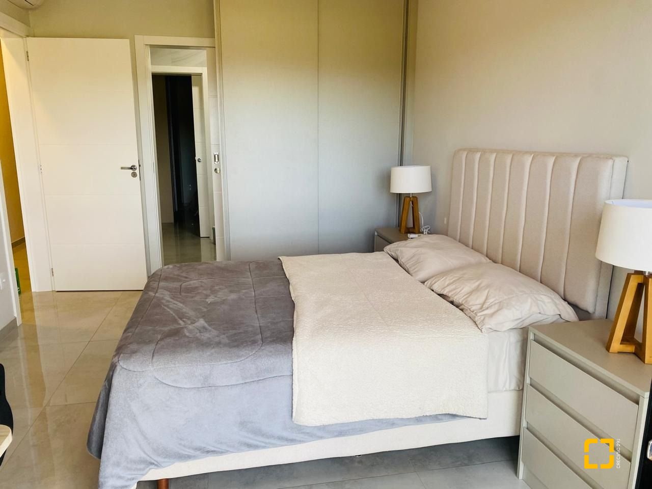 Casa com 160m², 4 quartos (sendo 1 suíte), 2 garagens, no bairro Campeche em Florianópolis