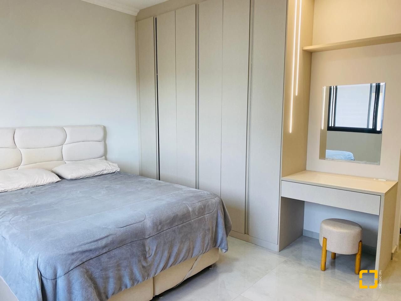 Casa com 160m², 4 quartos (sendo 1 suíte), 2 garagens, no bairro Campeche em Florianópolis