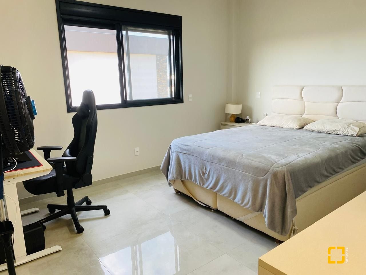 Casa com 160m², 4 quartos (sendo 1 suíte), 2 garagens, no bairro Campeche em Florianópolis