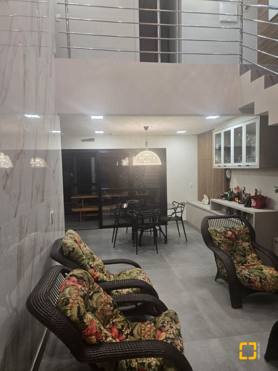 Casa com 195m², 3 quartos (sendo 2 suítes), 2 garagens, no bairro Areias do Meio em Governador Celso Ramos
