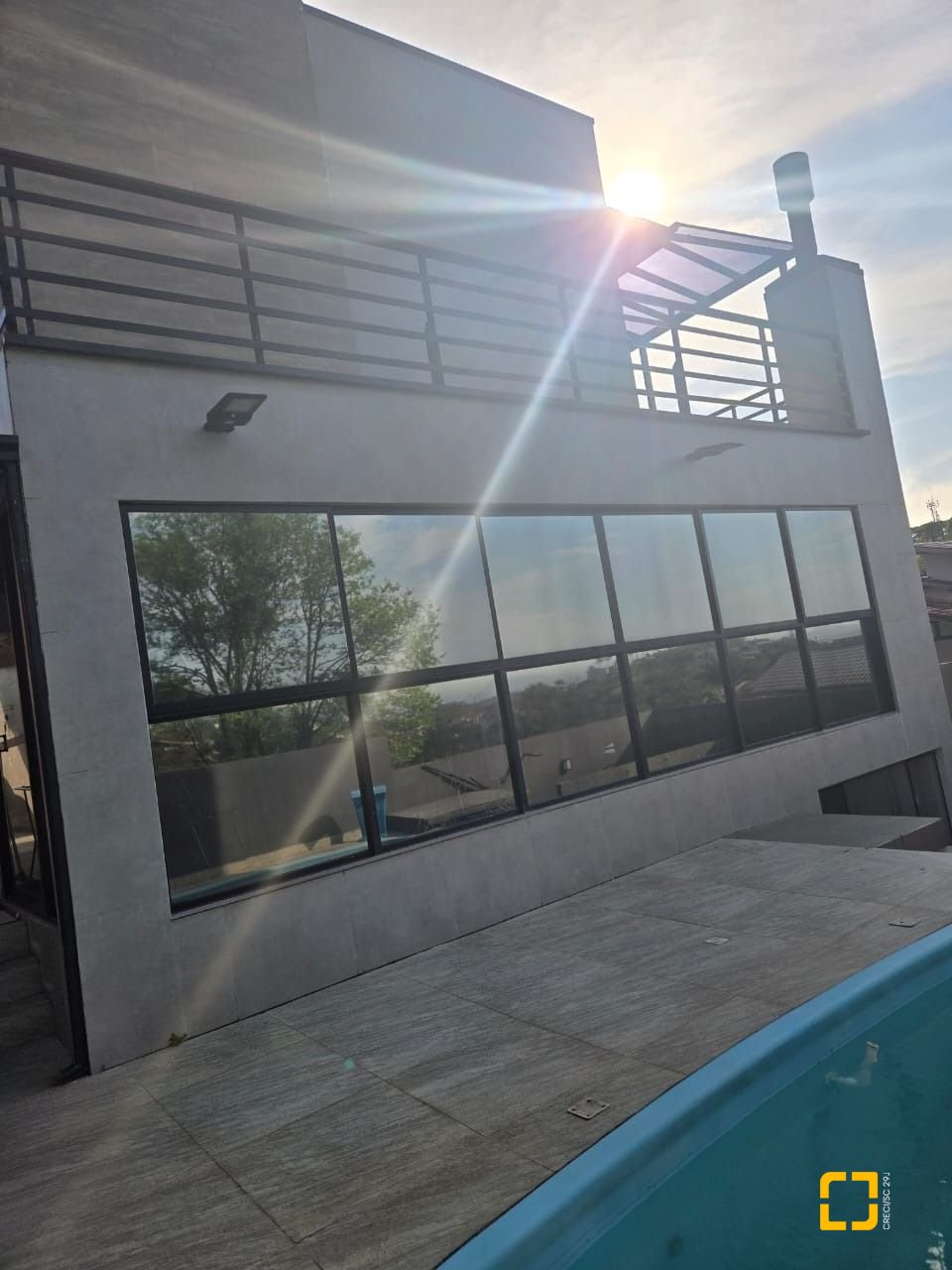 Casa com 195m², 3 quartos (sendo 2 suítes), 2 garagens, no bairro Areias do Meio em Governador Celso Ramos