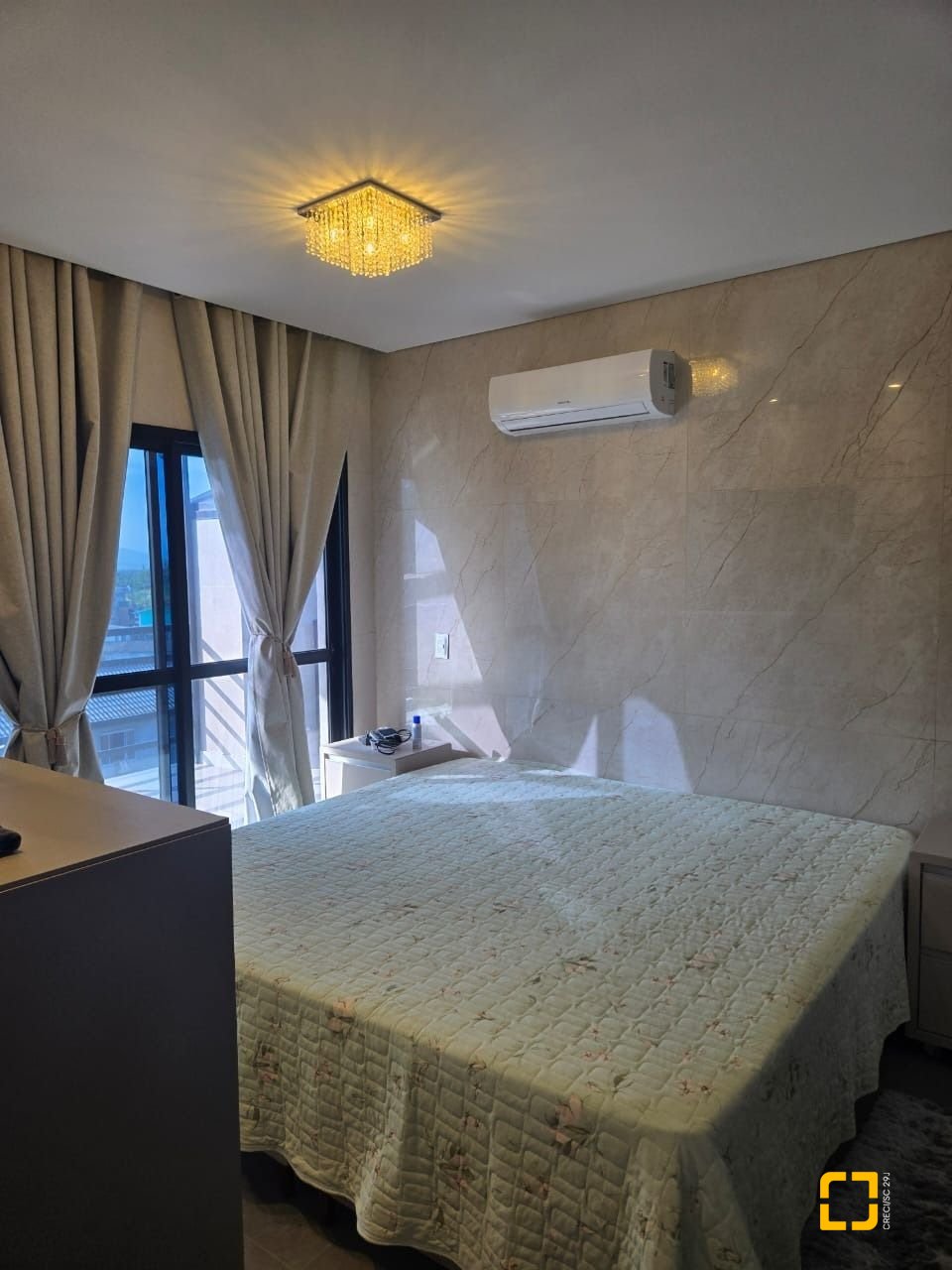 Casa com 195m², 3 quartos (sendo 2 suítes), 2 garagens, no bairro Areias do Meio em Governador Celso Ramos