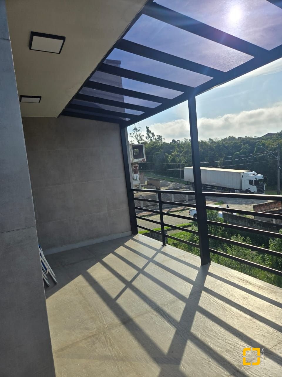 Casa com 195m², 3 quartos (sendo 2 suítes), 2 garagens, no bairro Areias do Meio em Governador Celso Ramos
