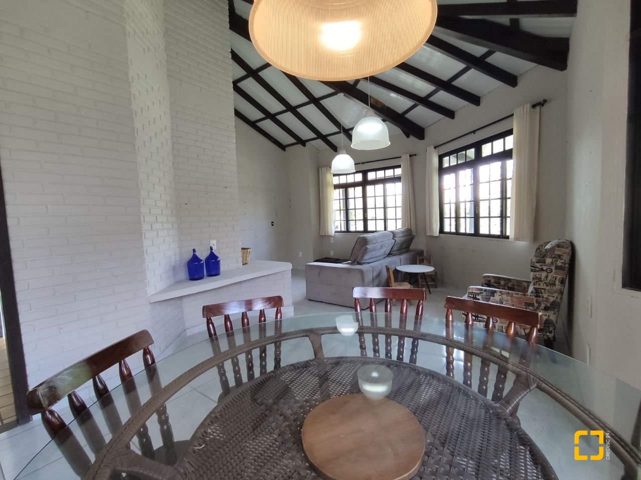 Casa com 257m², 7 quartos (sendo 2 suítes), 2 garagens, no bairro Cachoeira do Bom Jesus em Florianópolis