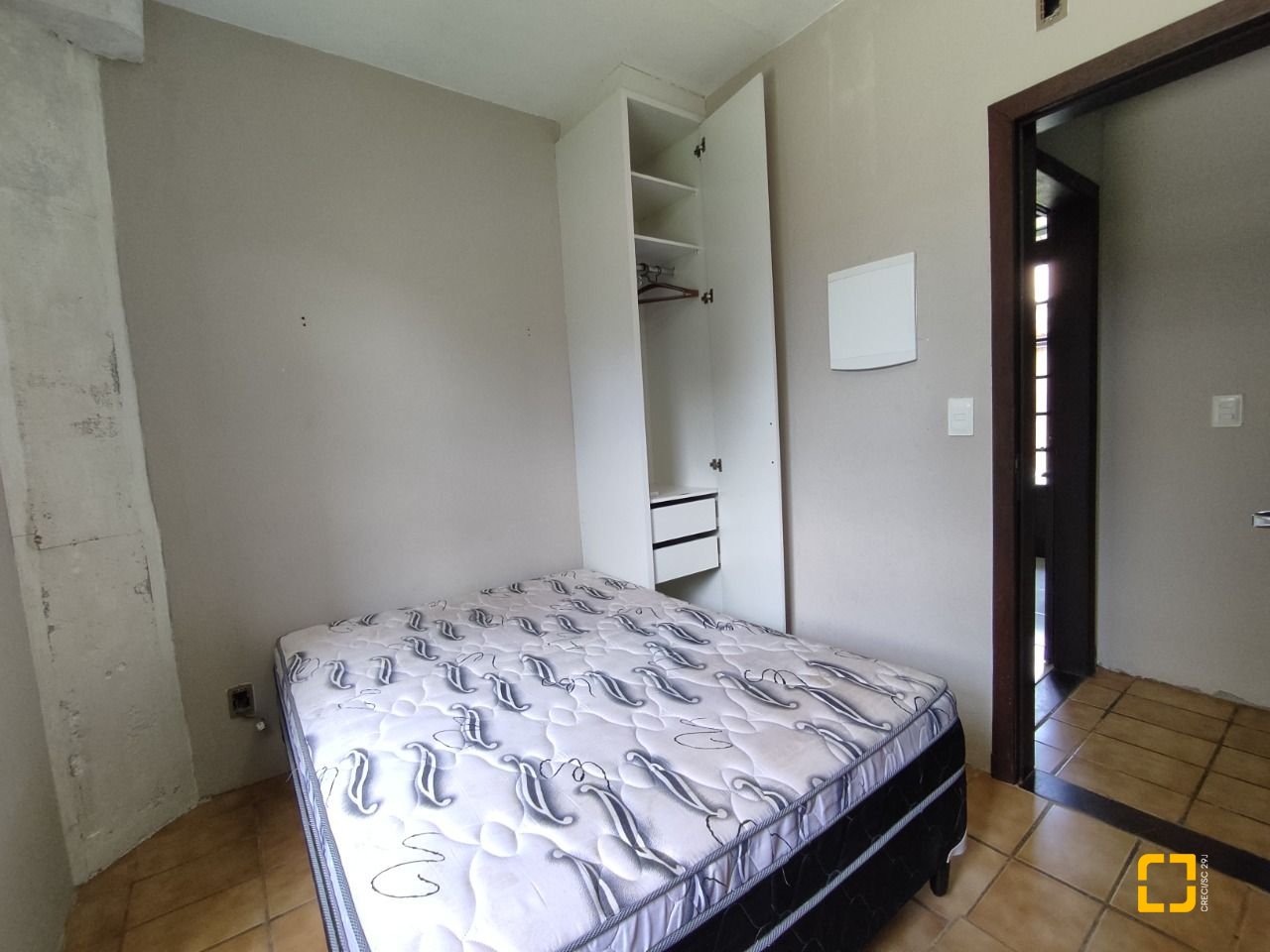 Casa com 257m², 7 quartos (sendo 2 suítes), 2 garagens, no bairro Cachoeira do Bom Jesus em Florianópolis