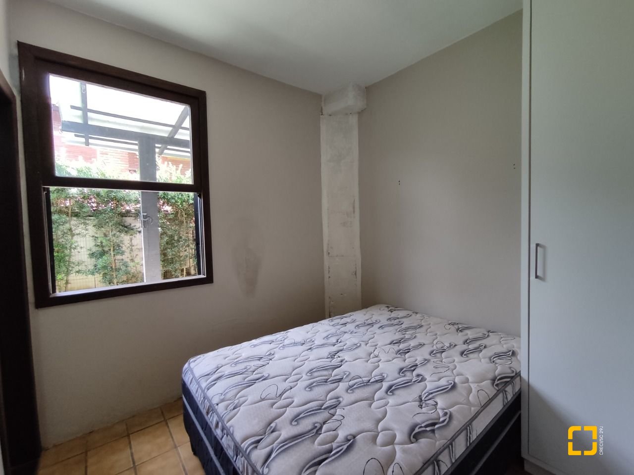 Casa com 257m², 7 quartos (sendo 2 suítes), 2 garagens, no bairro Cachoeira do Bom Jesus em Florianópolis
