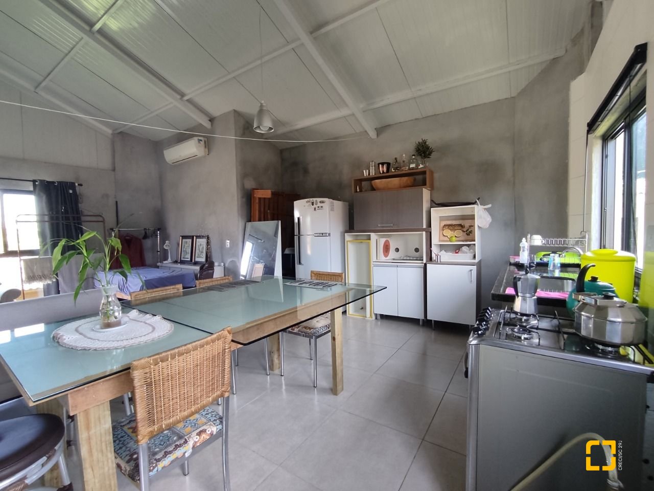 Casa com 257m², 7 quartos (sendo 2 suítes), 2 garagens, no bairro Cachoeira do Bom Jesus em Florianópolis