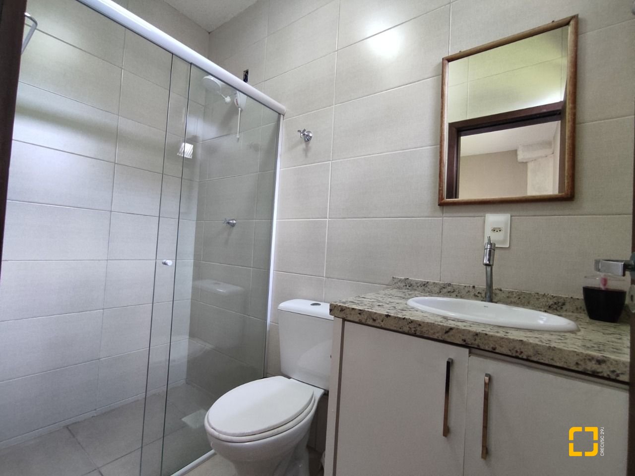 Casa com 257m², 7 quartos (sendo 2 suítes), 2 garagens, no bairro Cachoeira do Bom Jesus em Florianópolis