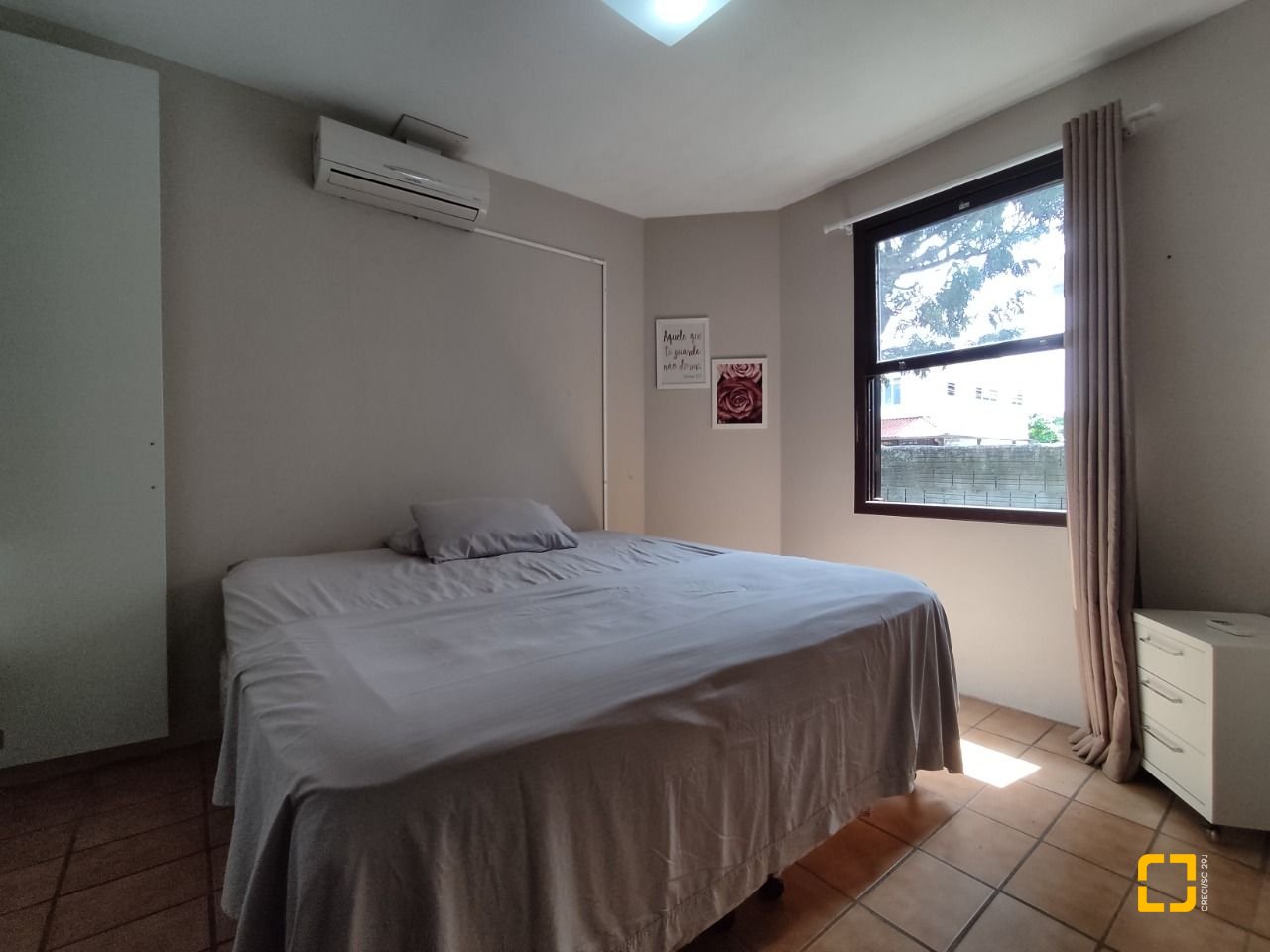 Casa com 257m², 7 quartos (sendo 2 suítes), 2 garagens, no bairro Cachoeira do Bom Jesus em Florianópolis