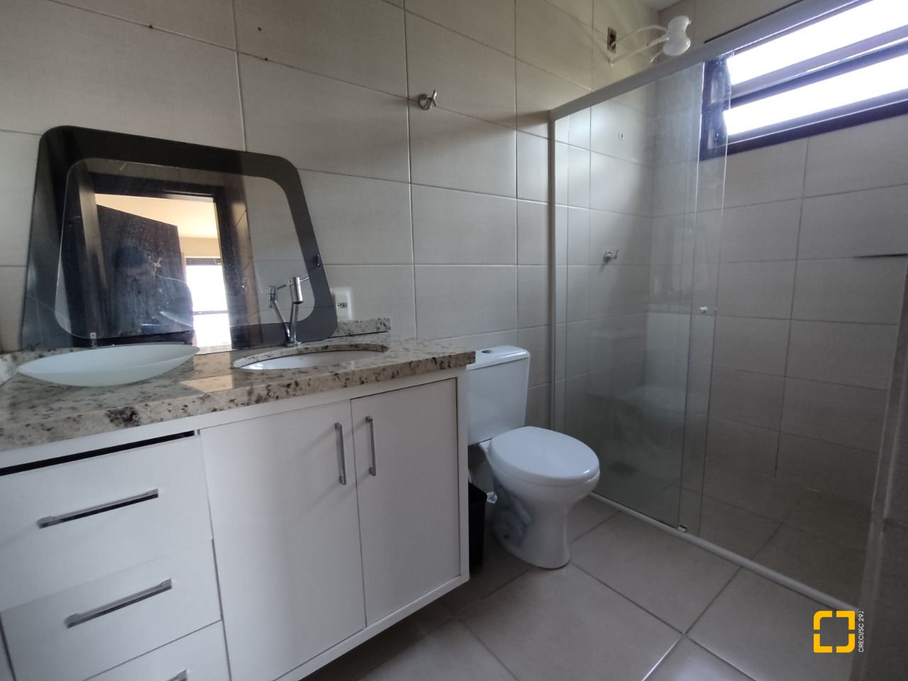 Casa com 257m², 7 quartos (sendo 2 suítes), 2 garagens, no bairro Cachoeira do Bom Jesus em Florianópolis