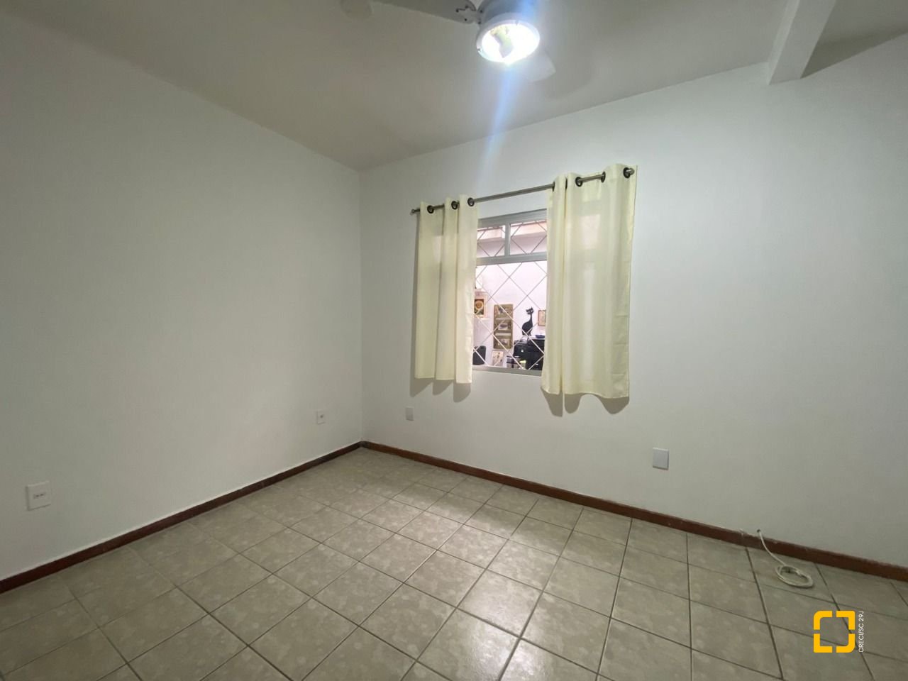 Casa com 250m², 5 quartos (sendo 1 suíte), 4 garagens, no bairro Ingleses em Florianópolis