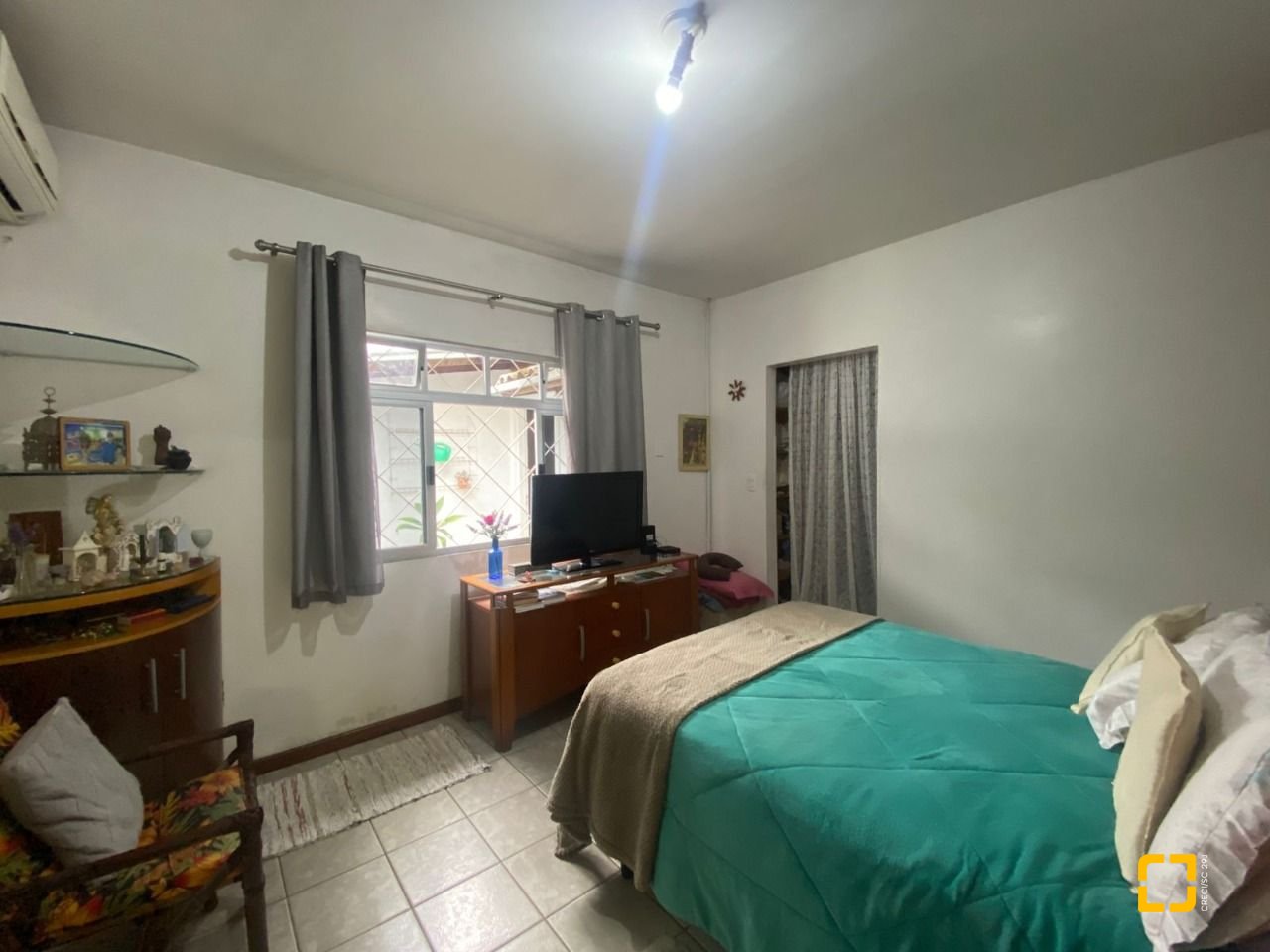 Casa com 250m², 5 quartos (sendo 1 suíte), 4 garagens, no bairro Ingleses em Florianópolis