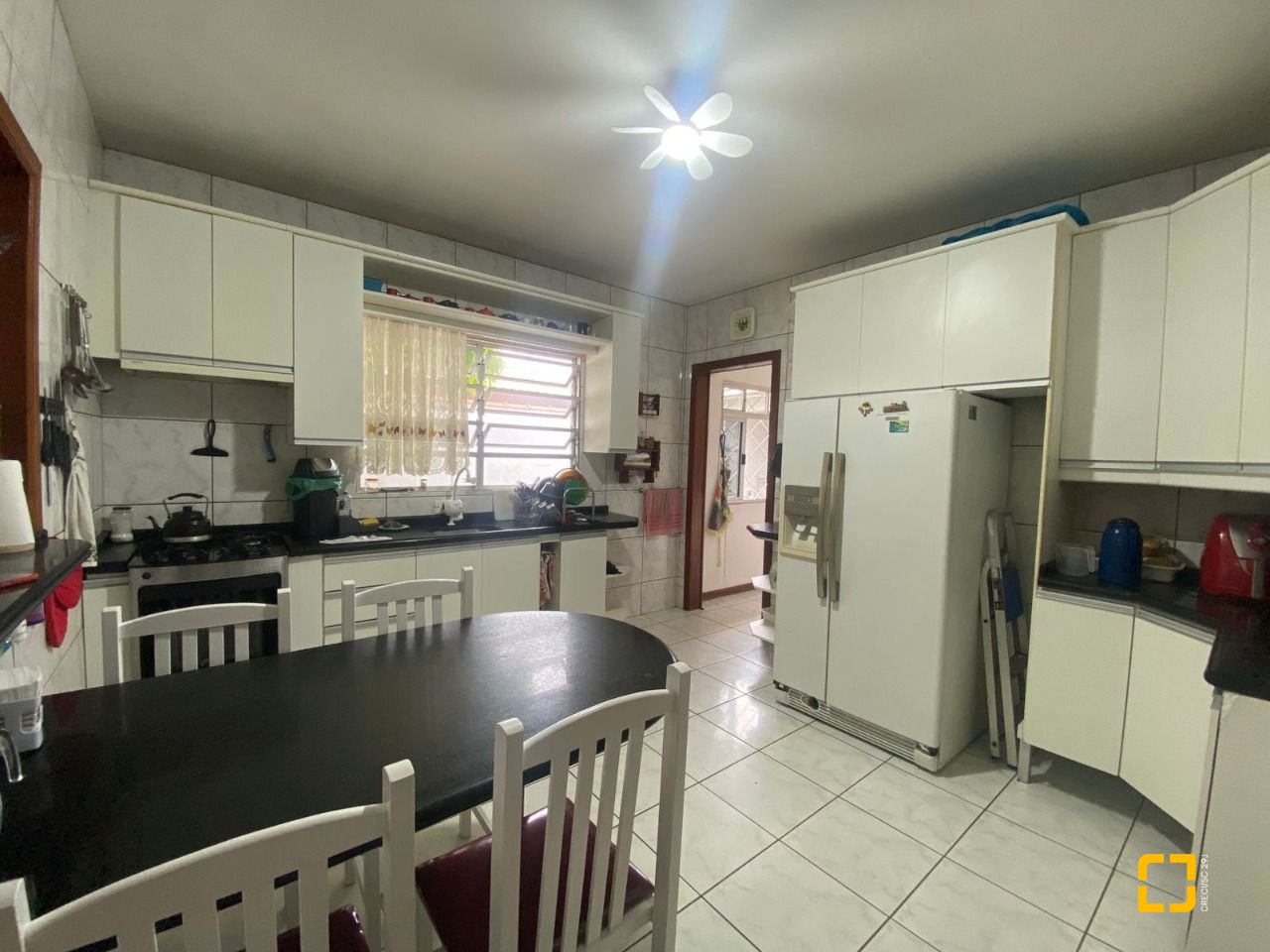 Casa com 250m², 5 quartos (sendo 1 suíte), 4 garagens, no bairro Ingleses em Florianópolis
