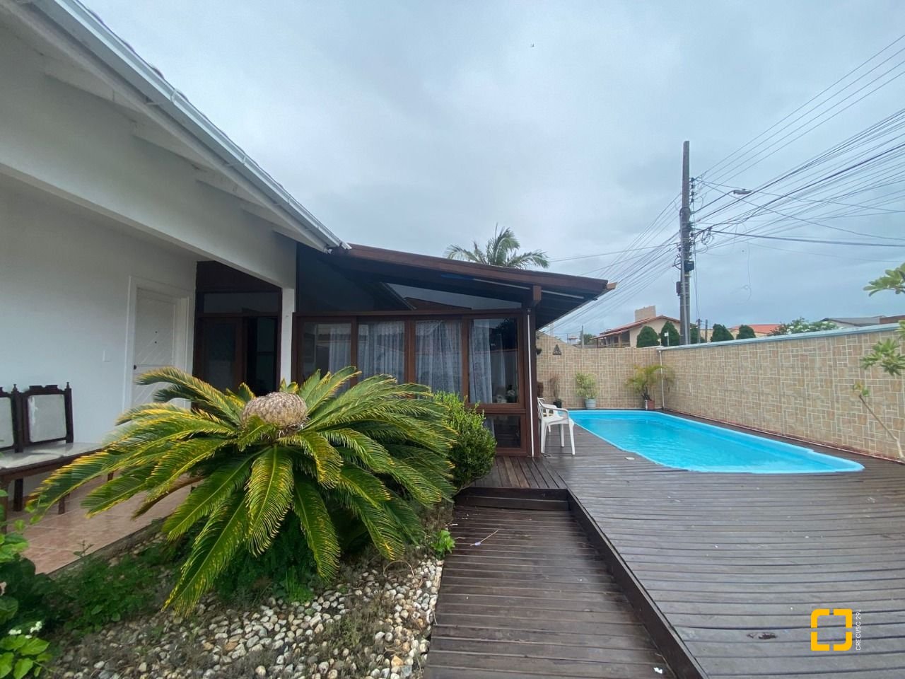 Casa com 250m², 5 quartos (sendo 1 suíte), 4 garagens, no bairro Ingleses em Florianópolis
