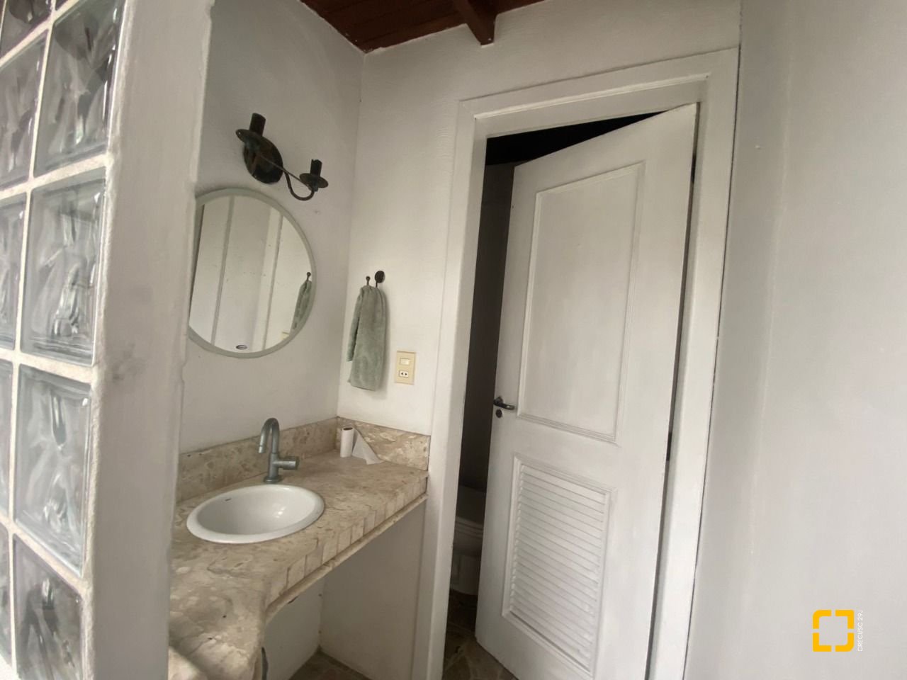 Casa com 250m², 5 quartos (sendo 1 suíte), 4 garagens, no bairro Ingleses em Florianópolis