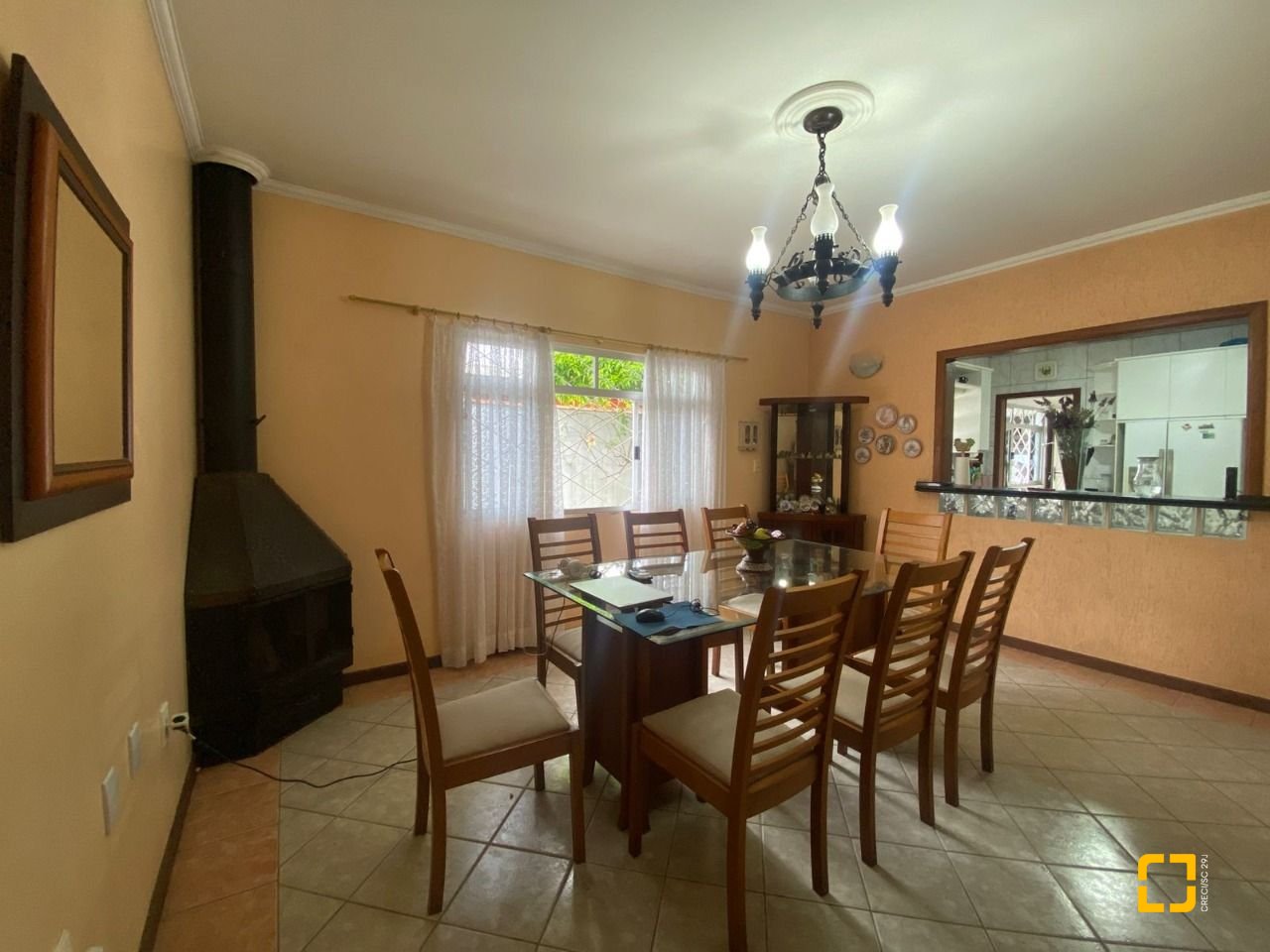 Casa com 250m², 5 quartos (sendo 1 suíte), 4 garagens, no bairro Ingleses em Florianópolis