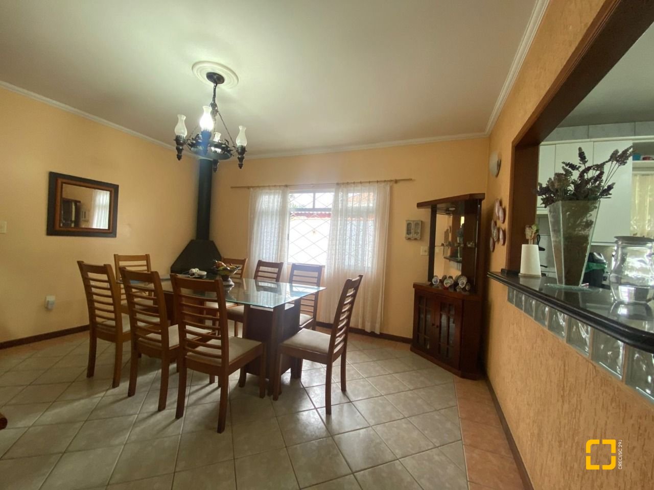 Casa com 250m², 5 quartos (sendo 1 suíte), 4 garagens, no bairro Ingleses em Florianópolis