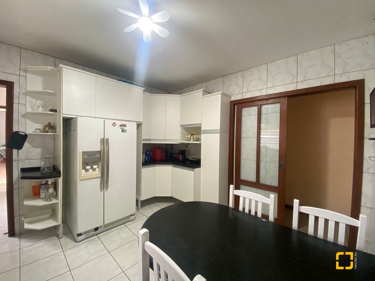 Casa com 250m², 5 quartos (sendo 1 suíte), 4 garagens, no bairro Ingleses em Florianópolis