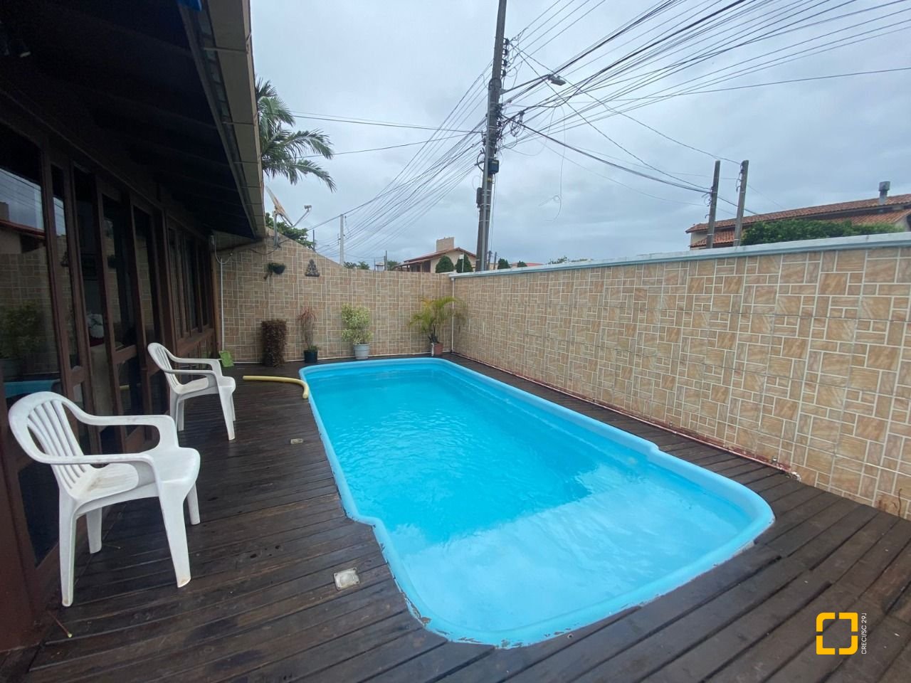 Casa com 250m², 5 quartos (sendo 1 suíte), 4 garagens, no bairro Ingleses em Florianópolis